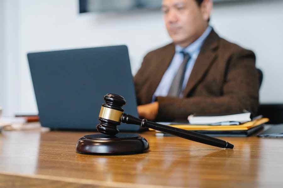 What to Do When Lawyer Withdraws from a Case